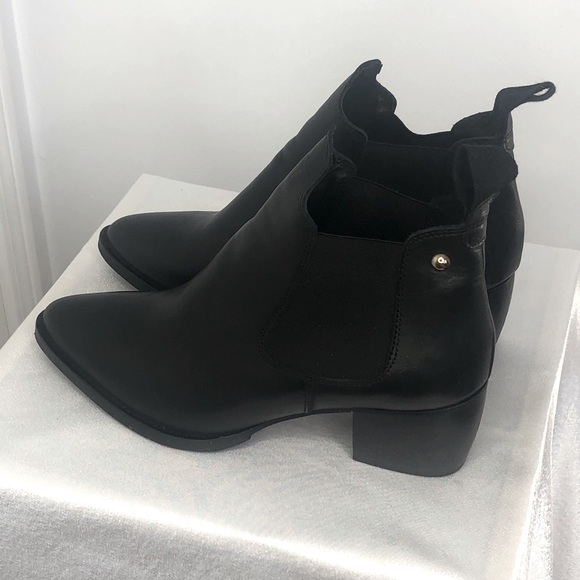 TOPSHOP Margot Ankle Bootie - Picture 1 of 5